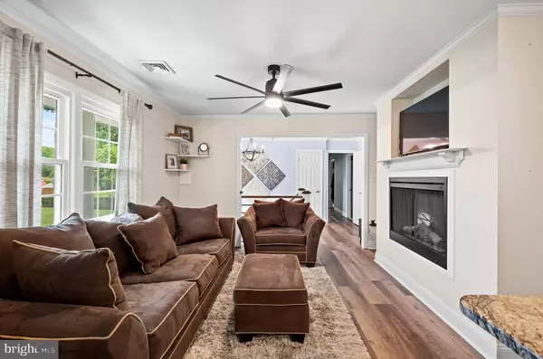 5 MILLER DR, Sewell, NJ 08080