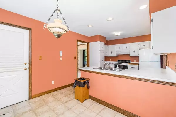 20 Briargate Circle, Sugar Grove, IL 60554