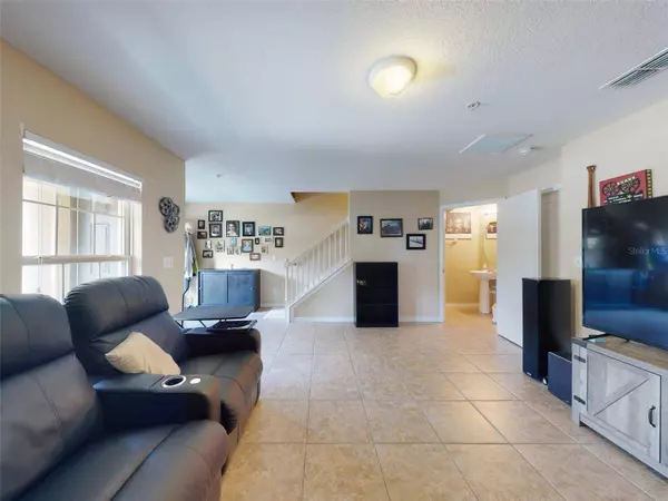 4273 REGAL TOWN LN, Lake Mary, FL 32746