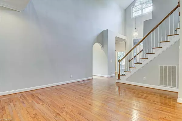 54 Kinglet CIR, Greensboro, NC 27455