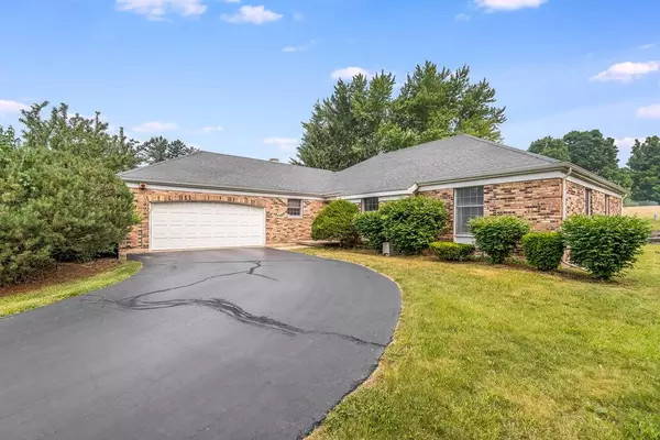20 Briargate CIR, Sugar Grove, IL 60554