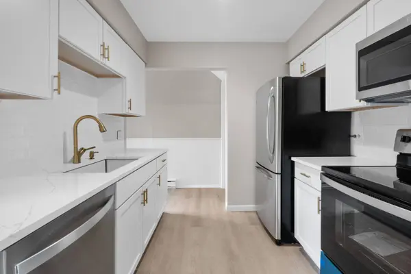 1S128 S Eliot Lane, Villa Park, IL 60181