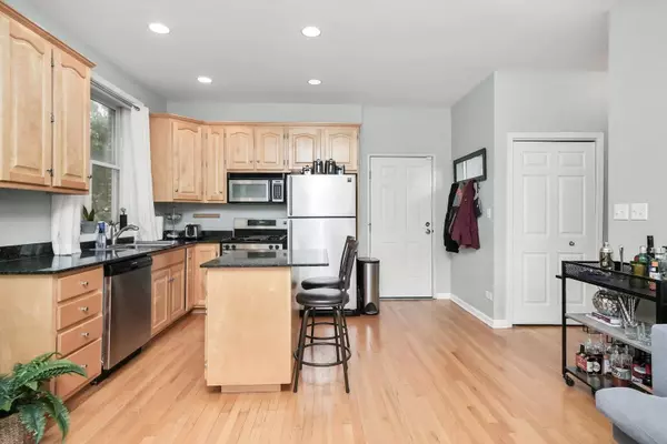 1535 W Ohio ST #2, Chicago, IL 60642