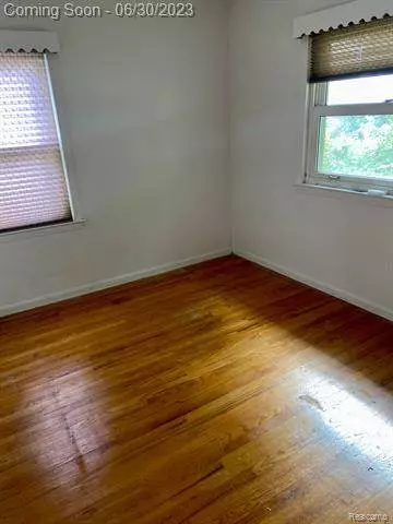 3337 Croissant Street, Dearborn, MI 48124