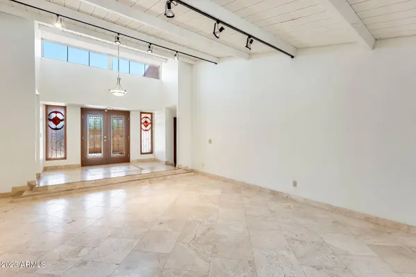 802 E BECK Lane, Phoenix, AZ 85022