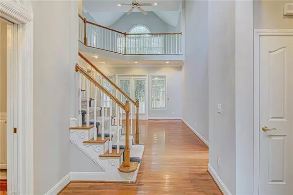 54 Kinglet CIR, Greensboro, NC 27455