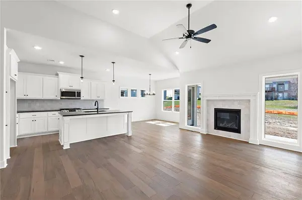 515 NW 110th ST, Kansas City, MO 64155