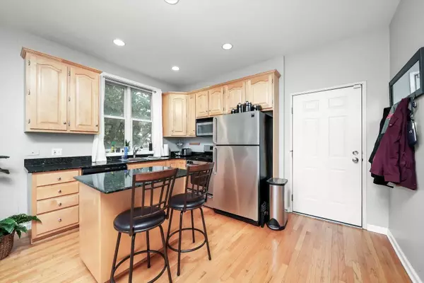 1535 W Ohio ST #2, Chicago, IL 60642