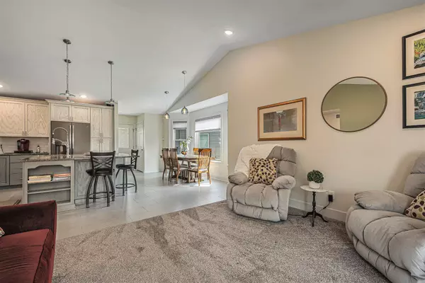 162 Brewer Park SE Circle, Grand Rapids, MI 49548