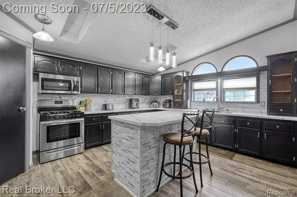 9349 MAPLE Street, New Lothrop, MI 48460