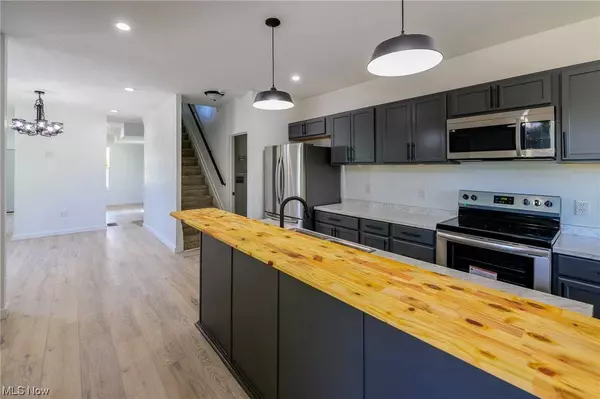 805 11th ST SE, Massillon, OH 44646