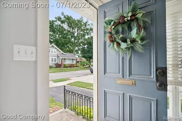 738 S PLEASANT Street, Royal Oak, MI 48067