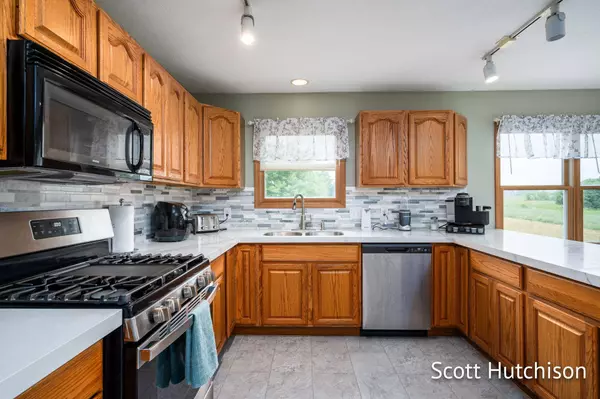 5833 Terrace Park Drive, Rockford, MI 49341