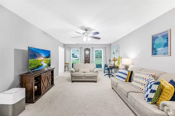 104 Aurora LN, Huntersville, NC 28078