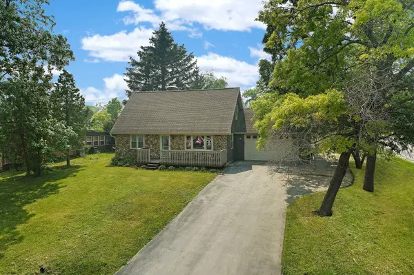 6102 242nd Ave, Paddock Lake, WI 53168