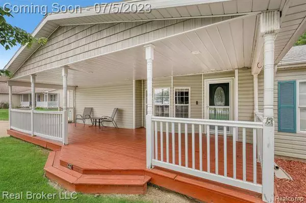 9349 MAPLE Street, New Lothrop, MI 48460