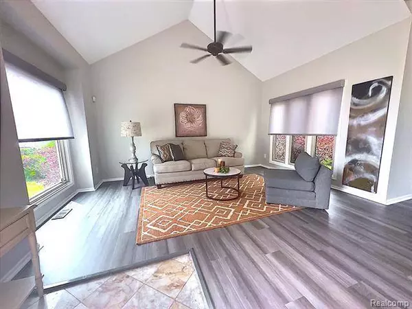 450 CLAIRPOINTE WOODS Drive, Detroit, MI 48215