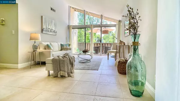 35 Massolo Dr #G, Pleasant Hill, CA 94523