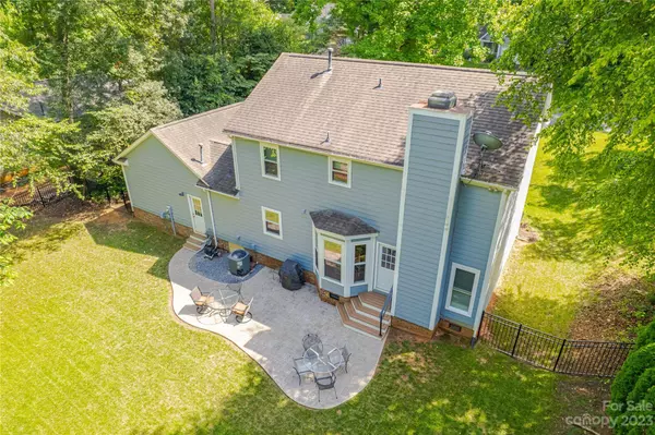 104 Aurora LN, Huntersville, NC 28078