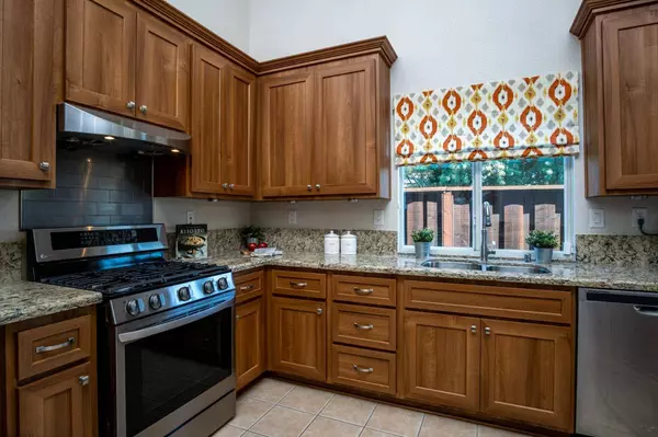 5801 Appaloosa PL, Rocklin, CA 95677