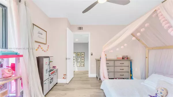 236 Charter Way #236, West Palm Beach, FL 33407