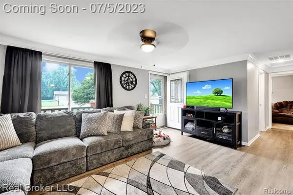 5199 NASH Drive, Flint, MI 48506