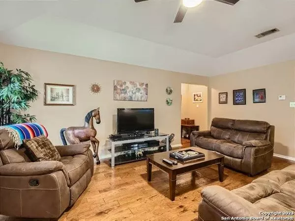 26023 UPTON CRK, San Antonio, TX 78260-2406