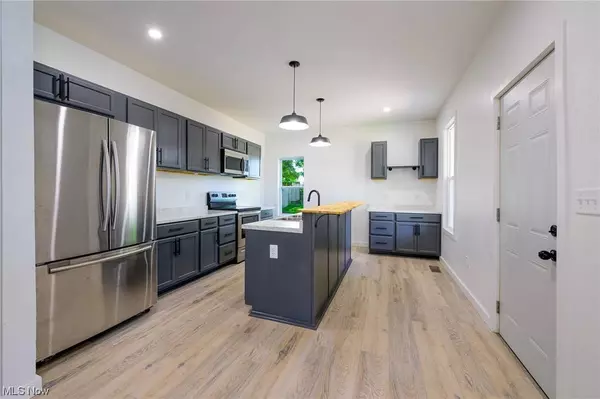 805 11th ST SE, Massillon, OH 44646