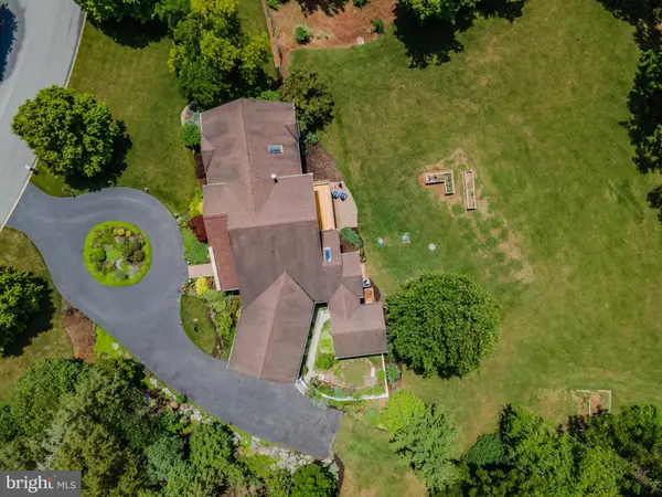 129 FOXFIRE LN, Lewisberry, PA 17339