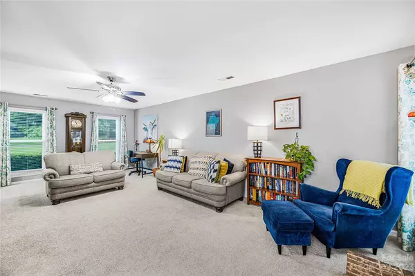 104 Aurora LN, Huntersville, NC 28078