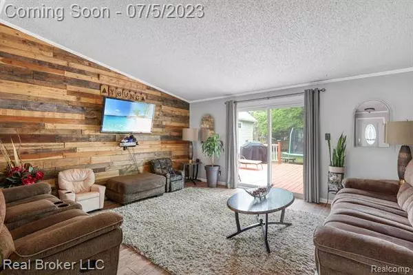 9349 MAPLE Street, New Lothrop, MI 48460