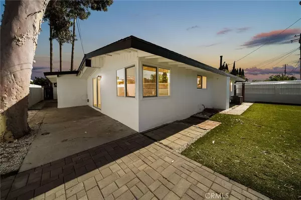 1415 W Dogwood AVE, Anaheim, CA 92801