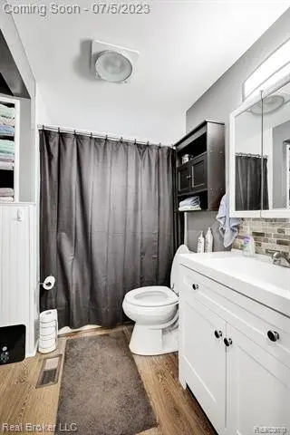 5199 NASH Drive, Flint, MI 48506