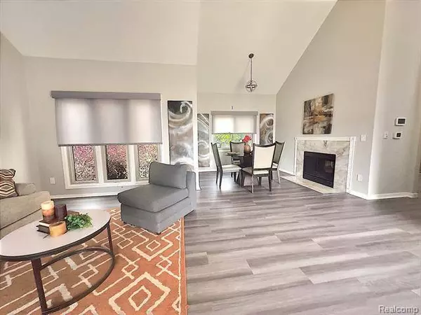 450 CLAIRPOINTE WOODS Drive, Detroit, MI 48215