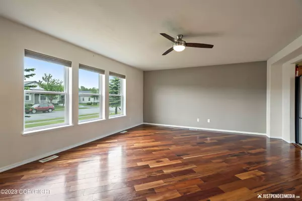 5936 big bend LOOP, Anchorage, AK 99502