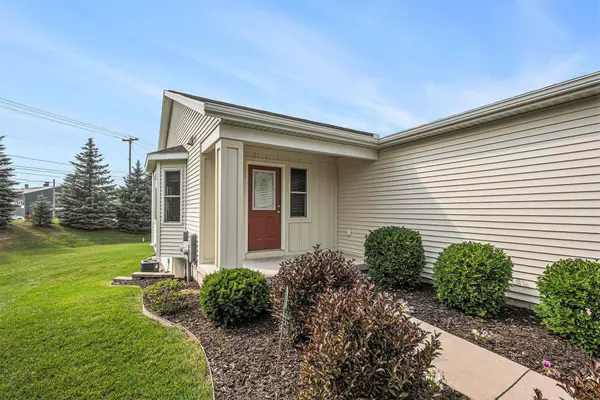 162 Brewer Park SE Circle, Grand Rapids, MI 49548