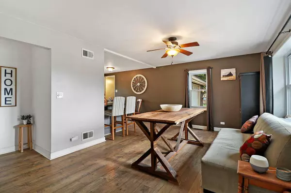 6102 242nd Ave, Paddock Lake, WI 53168