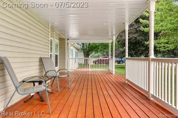 9349 MAPLE Street, New Lothrop, MI 48460