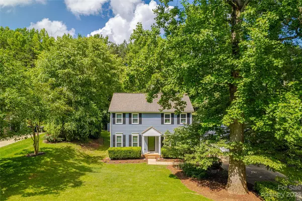 104 Aurora LN, Huntersville, NC 28078