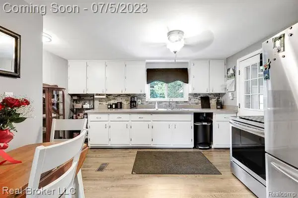 5199 NASH Drive, Flint, MI 48506