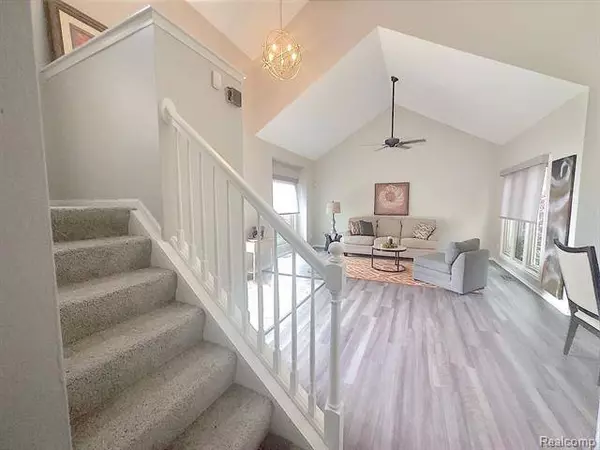 450 CLAIRPOINTE WOODS Drive, Detroit, MI 48215