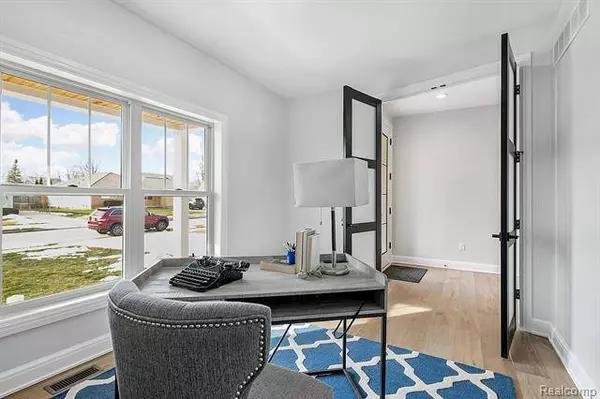 4228 MANKATO Avenue, Royal Oak, MI 48073