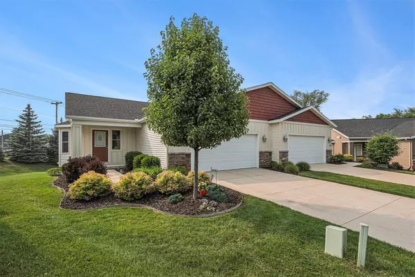 162 Brewer Park SE Circle, Grand Rapids, MI 49548