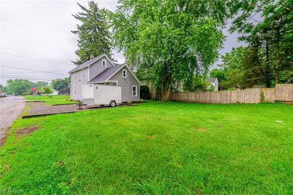 805 11th ST SE, Massillon, OH 44646