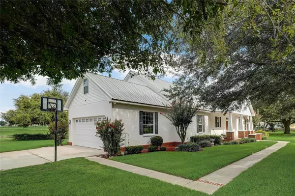 2906 N KINGSWAY RD, Thonotosassa, FL 33592