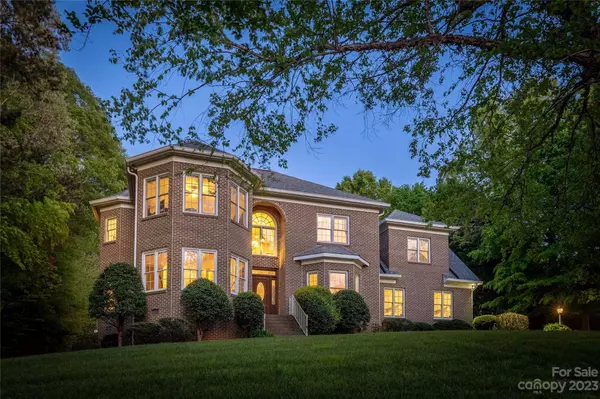 4854 1st Street CT NW, Hickory, NC 28601