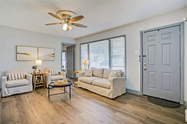 1134 Bellaire Drive, Grapevine, TX 76051