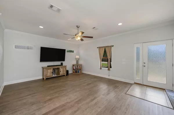 3119 Hickory Street, Navarre, FL 32566