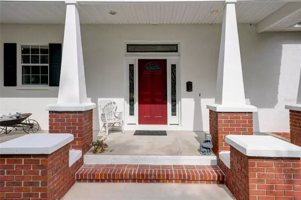 2906 N KINGSWAY RD, Thonotosassa, FL 33592