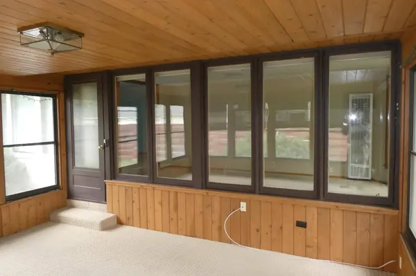 901 Eastwood LN, Anoka, MN 55303